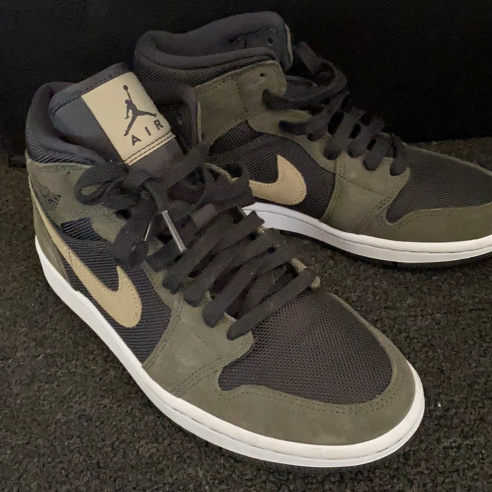 Olive air Jordan